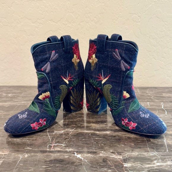 NEW Laurence Dacade Embroidered Booties - Picture 8 of 12